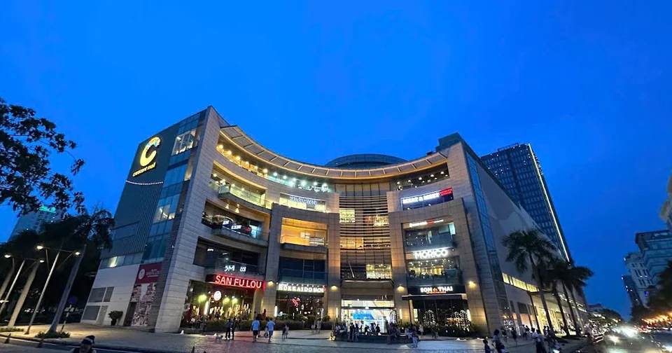 Crescent Mall A World Class Shopping Center In District 7 Ho Chi Minh crescent-mall-a-world-class-shopping-center-in-district-7-ho-chi-minh
