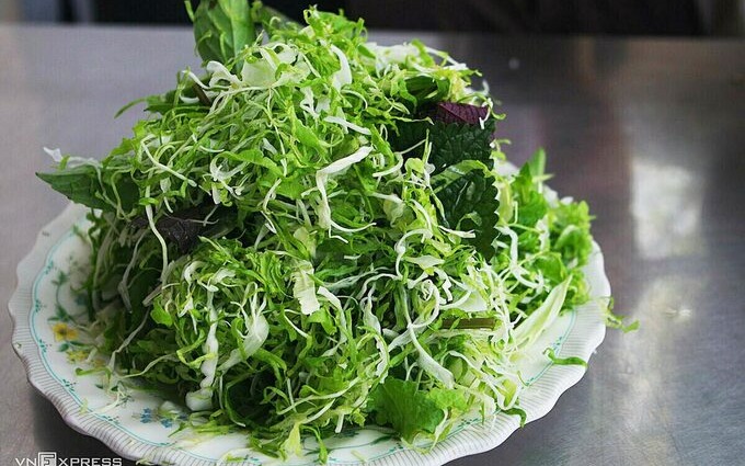 Lý do rau sống thái sợi ở quán ăn Đà Lạt
