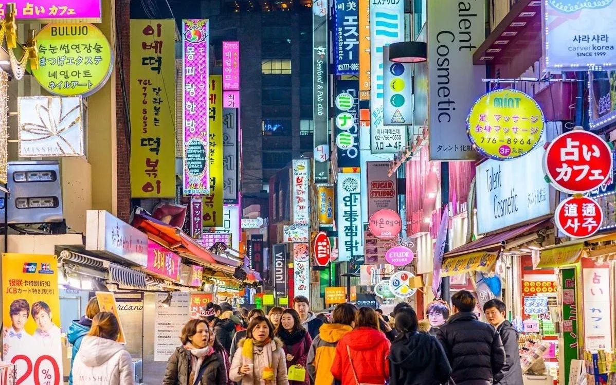 Travel to Myeongdong Seoul: The Ultimate Shopping & Dining Destination in Seoul