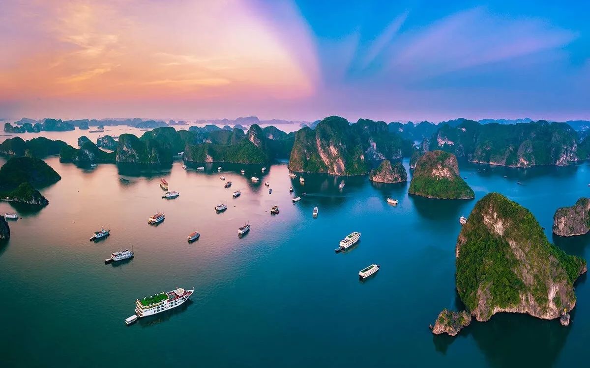 Ha Long travel guide from A to Z: where to go, what to eat, and a detailed itinerary